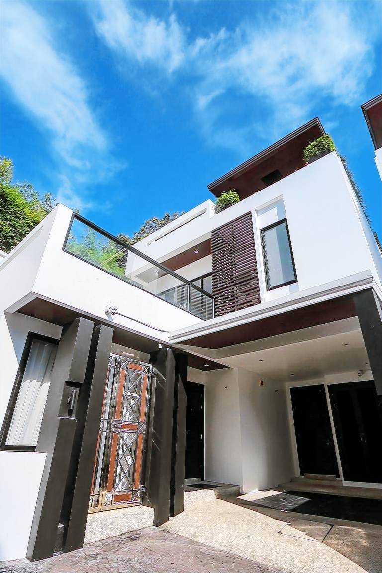 Villa with barbecue, private pool & hot tub in Rawai
