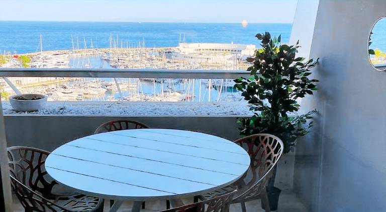 Apartment with terrace — photo 5