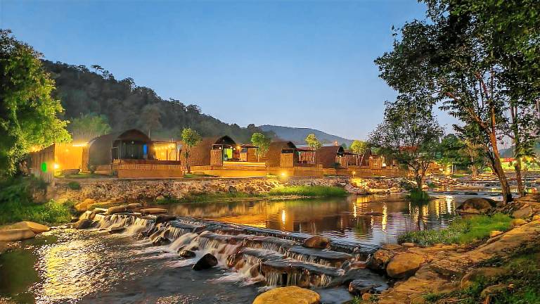 Pang fan Rock & River Resort