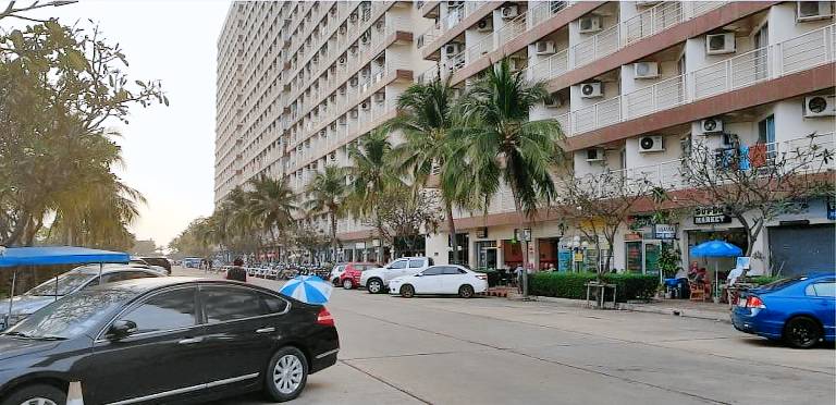 Apartment  Na Kluea