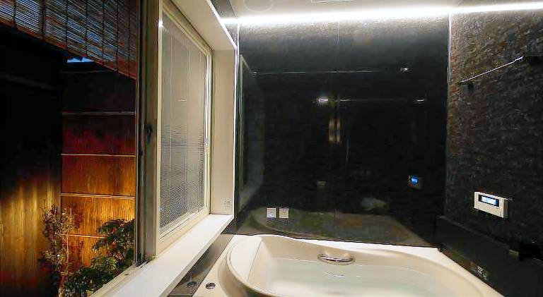 House with jacuzzi & yard | Next to Kyōto Station — photo 3