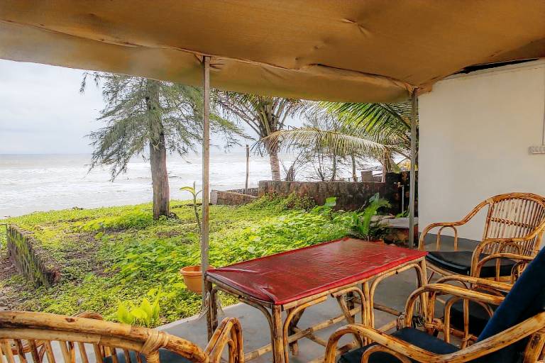 House Galgibaga Beach