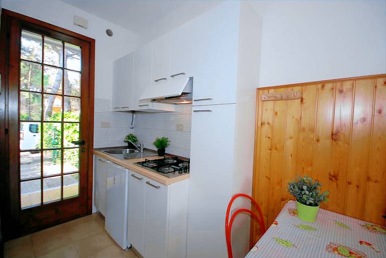 Beautiful rental apartment with pool, terrace & garden | Pets allowed — photo 4