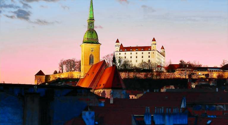 Castle View Old Town - Self Check-in in Bratislava