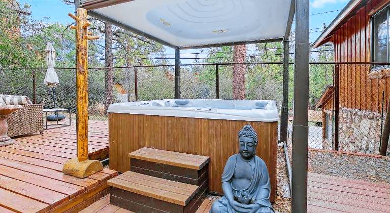 House with patio, hot tub & barbecue — photo 2
