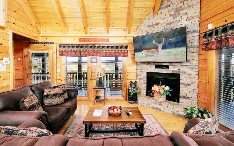 Cabin with grill, jacuzzi & pool | Mountain view — photo 5