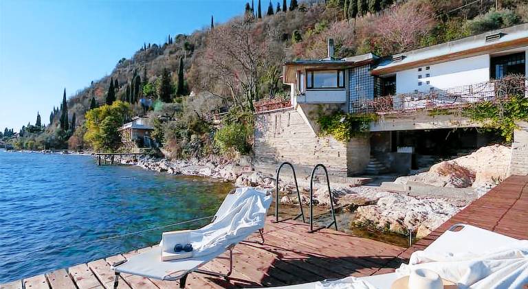 Villa with 3 rooms for 6 persons in Toscolano Maderno