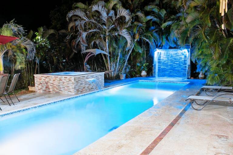 Family-friendly pleasant villa with jacuzzi, yard & terrace | Pets allowed — photo 4