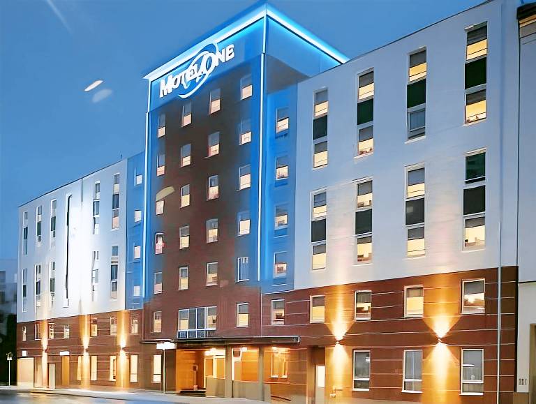 Motel One Frankfurt Airport in Frankfurt Am Main