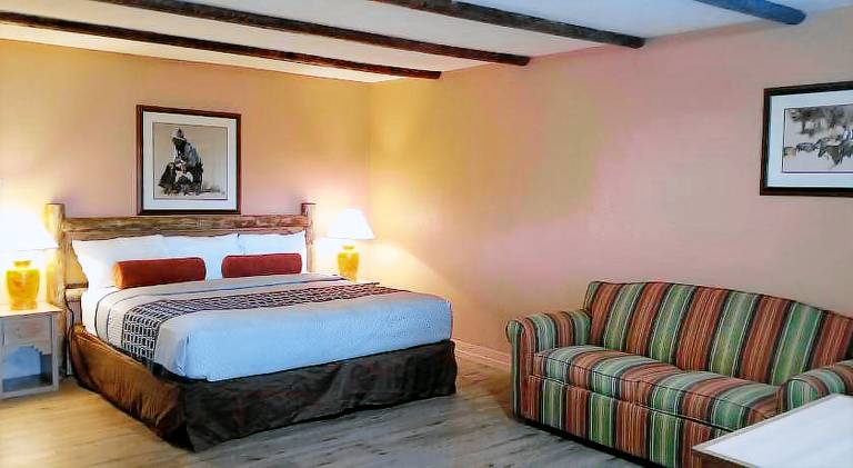 Casa Lemus Inn — photo 2