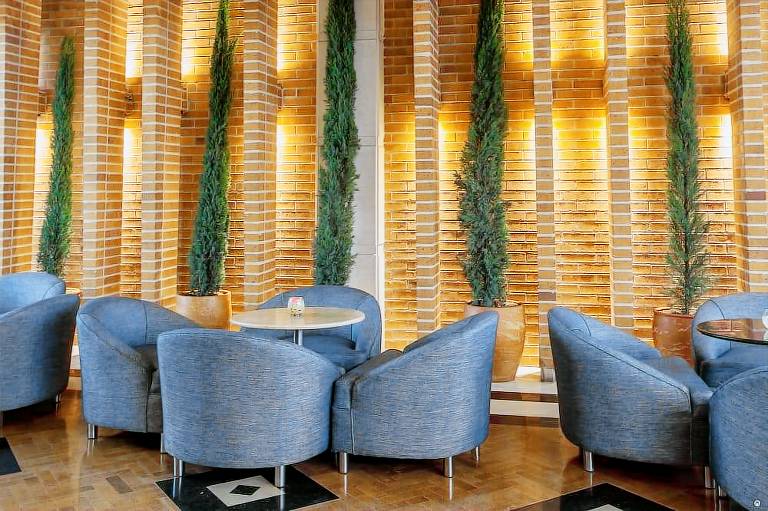 Hotel Embassy Park