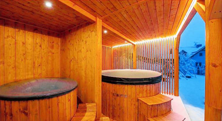 Villa with jacuzzi — photo 3