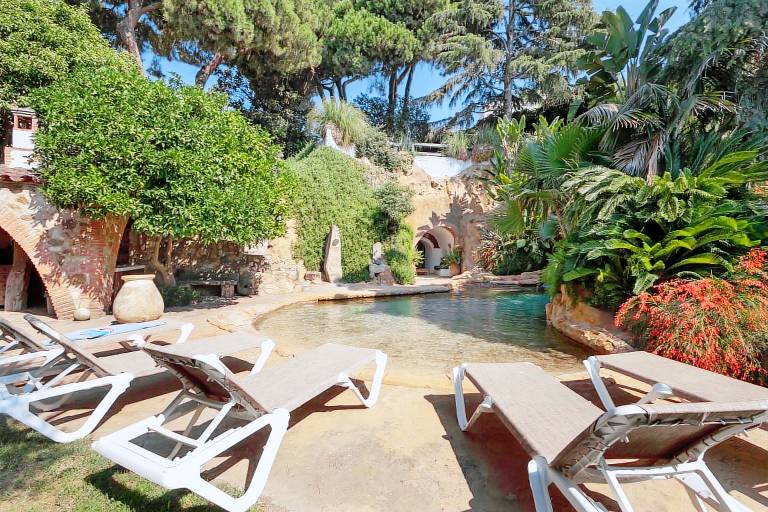 Family-oriented villa with fast internet, BBQ & terrace | City view | Good for workation | Pets allowed — photo 2