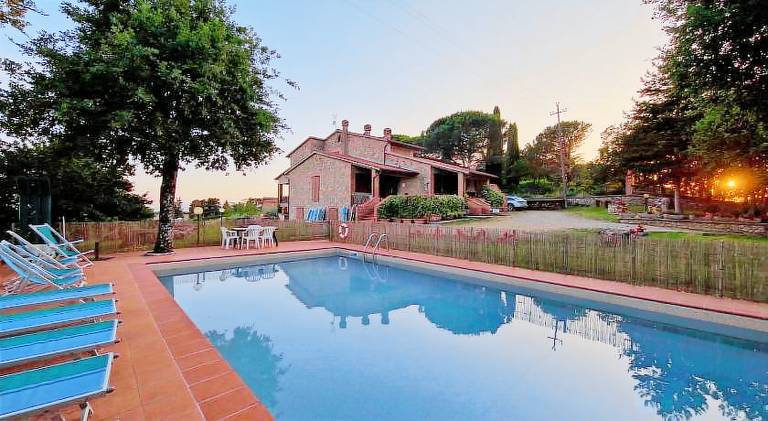 Rental apartment with private pool, grill & yard | Suitable for remote work | Dogs allowed in Castelnuovo Berardenga