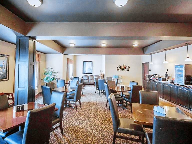 Prairie Moon Inn Sylvan Lake — photo 4