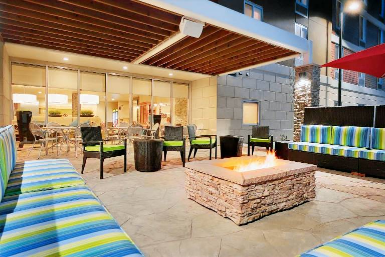 Home2 Suites by Hilton Anchorage/Midtown — photo 5