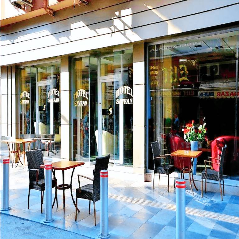 MERS& 196;& 176;N OTEL SAVRAN