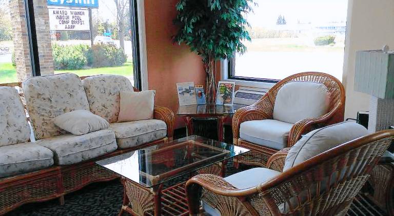 Days Inn by Wyndham Mackinaw City - Lakeview — photo 5