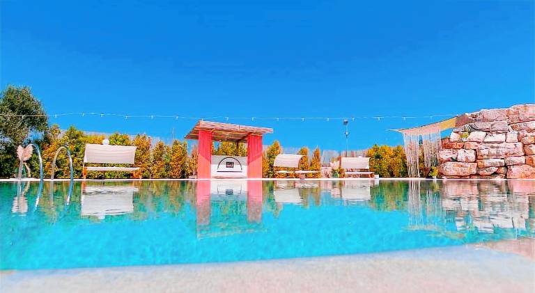 Rental apartment with pool in Fasano