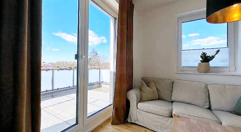 Rental apartment with patio — photo 3