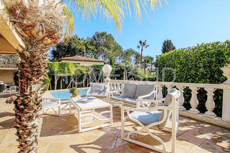 Villa with yard, terrace & barbeque — photo 4