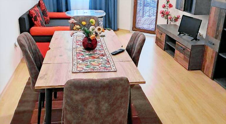 Holiday apartment with pool in Varna