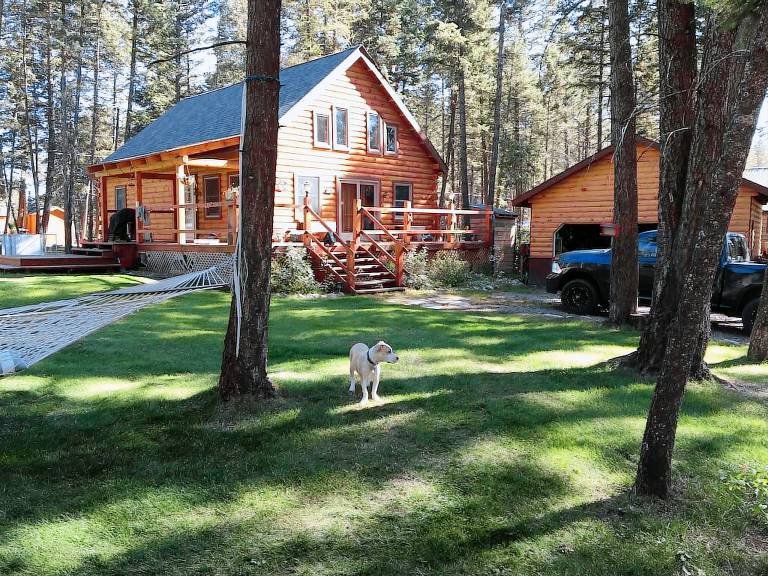 House  Whitefish