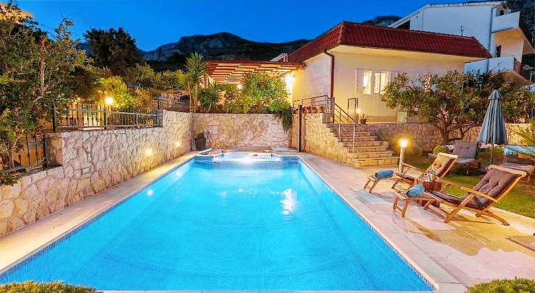 Villa with pool in Tucepi