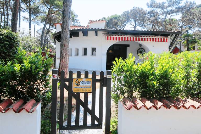 Villa mit Terrasse — photo 2