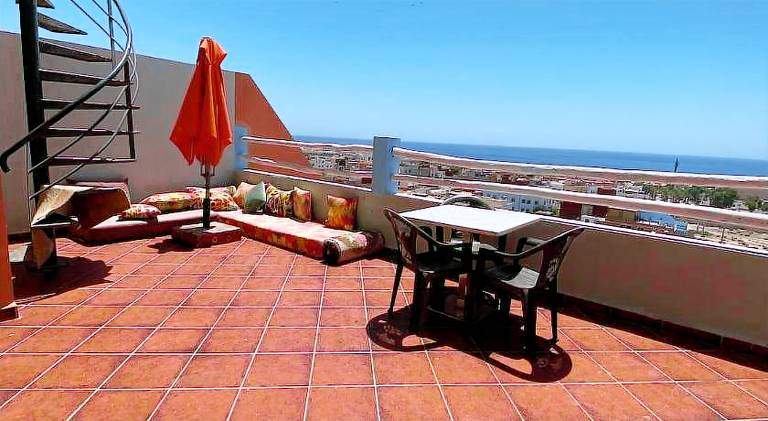 Holiday apartment with terrace & pool — photo 3