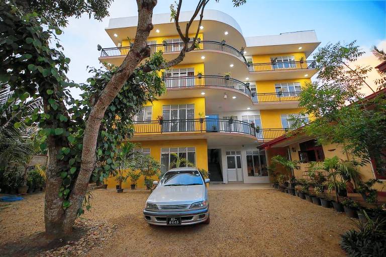 Apartment  Kaluwella