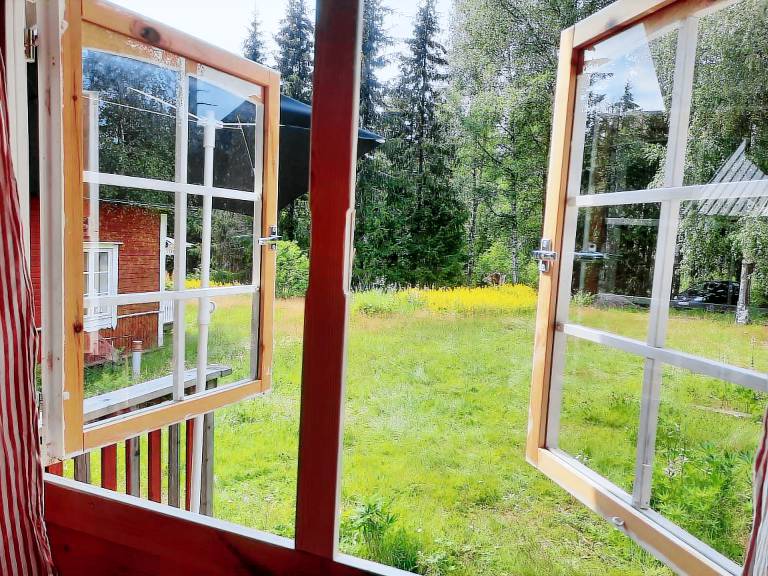 House with sauna, yard & patio — photo 4