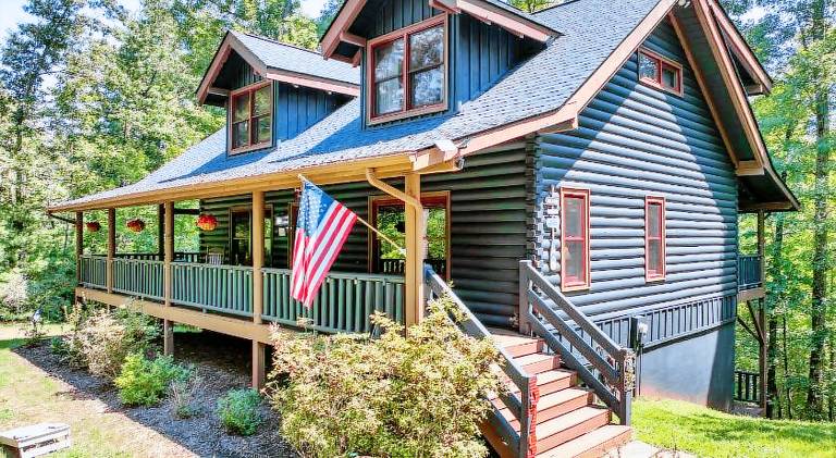 Wonderful house with jacuzzi | Pets are welcome in Lake Lure, NC