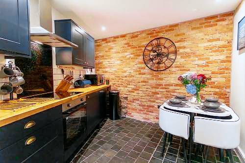 House Ashbourne