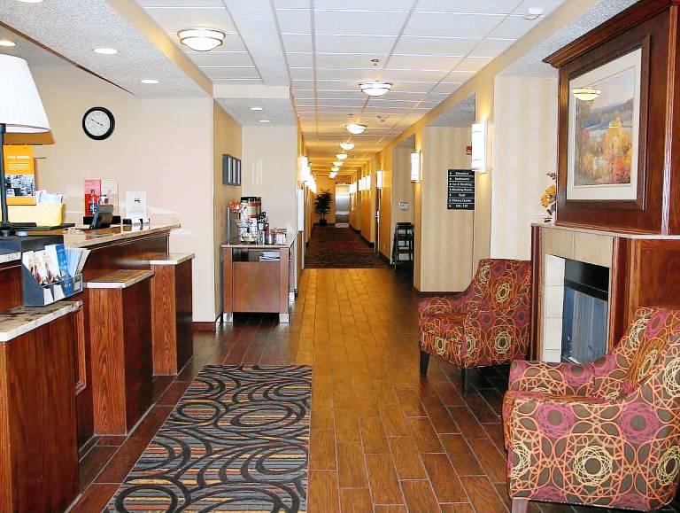Hampton Inn Pittsburgh Area-Beaver Valley-Ctr Township in Monaca, PA