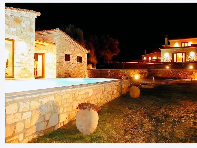 Fully equipped villa with BBQ, yard & private pool | Good for workation | Pets allowed — photo 5