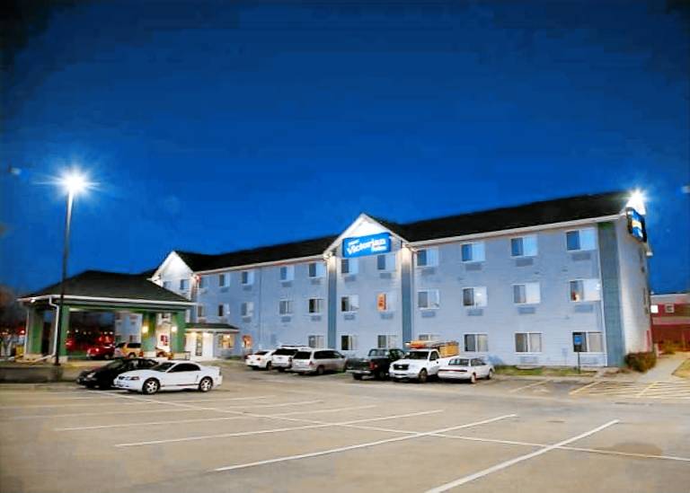 New Victorian Inn & Suites Lincoln in Lincoln, NE