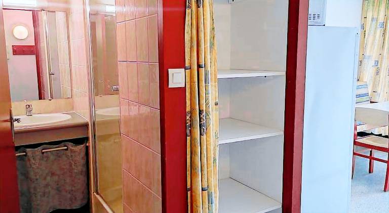 Holiday apartment with pool — photo 2