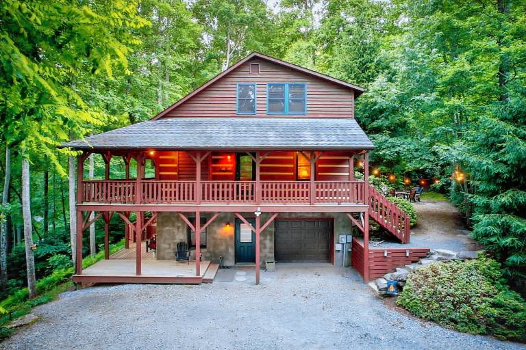 Carolina Charm - Hot Tub - Pool Table - Fire Pit — photo 5