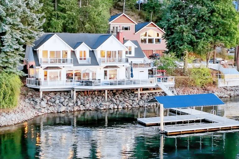 House  Hayden Lake