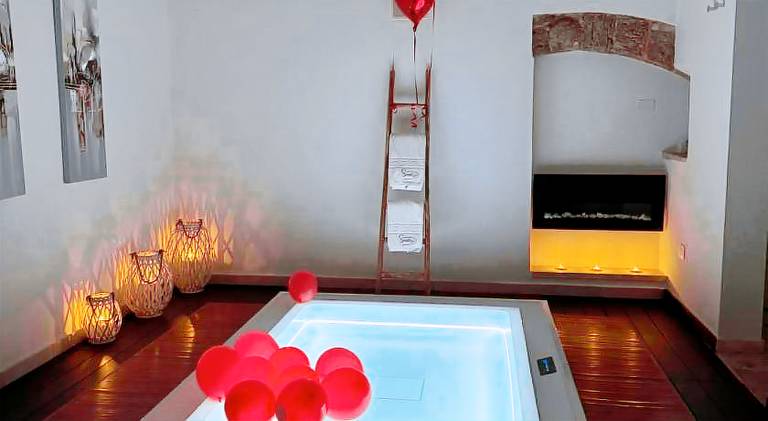 Lovely vacation home with jacuzzi | Pets are welcome — photo 3