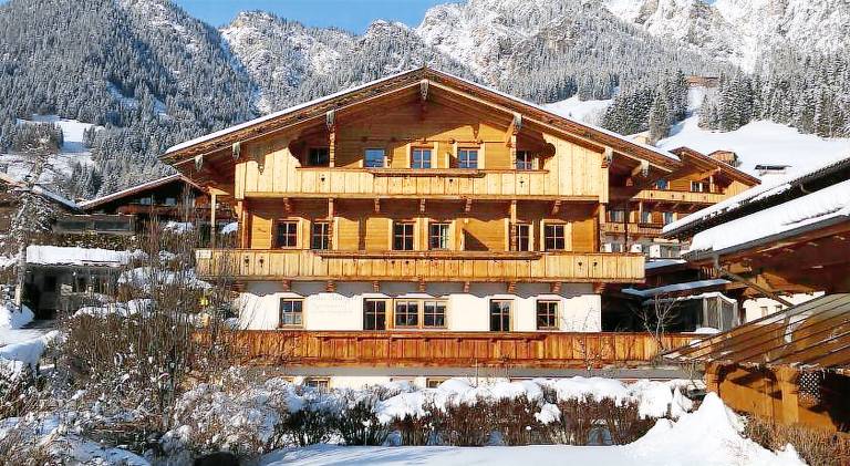 Apartment with sauna, yard & terrace in Alpbach