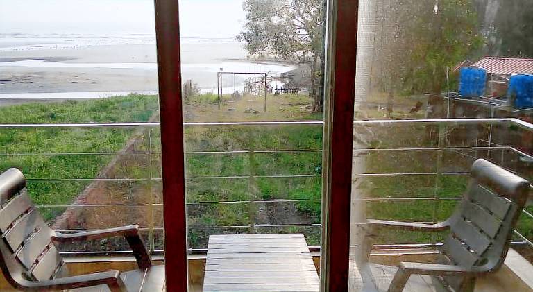 Whistling Waves Beach Resort — photo 4