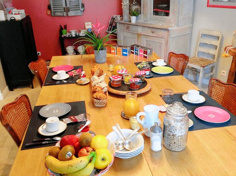 Holiday apartment with yard & terrace — photo 4