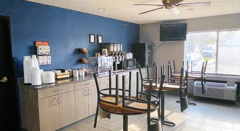 New Victorian Inn & Suites Lincoln — photo 4