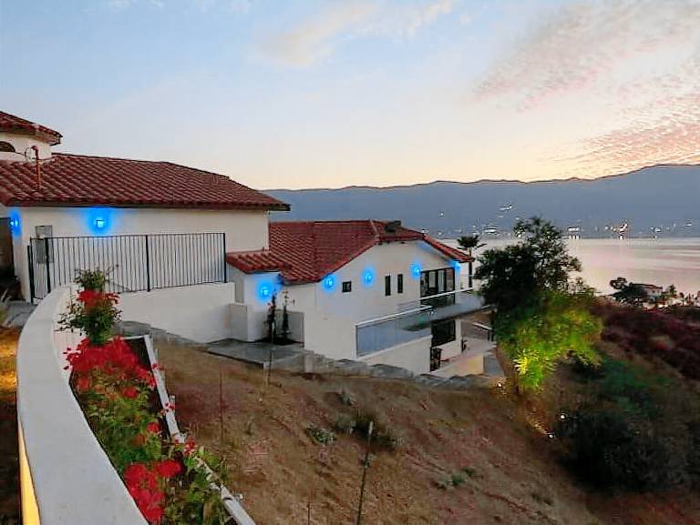 Vrbo Lake Elsinore