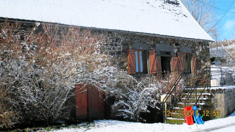 House with barbecue & garden | River view — photo 2