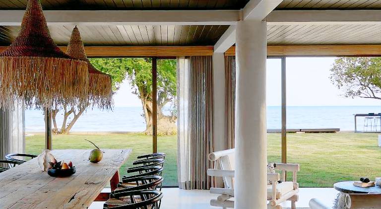 Mola-Mola Beachfront Villa by Yudee Assets — photo 2