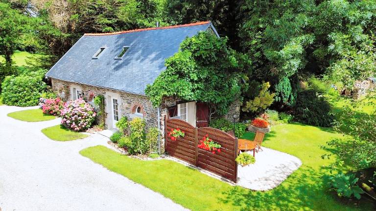Ferienhaus mit Hund in Pont-de-Buis-lès-Quimerch, Atlantikküste Frankreich fuer max. 2 Personen