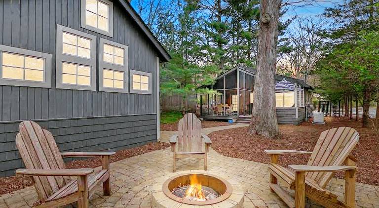 House with hot tub in Indiana